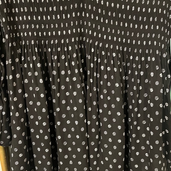 NWT polka dot top - Picture 3 of 6